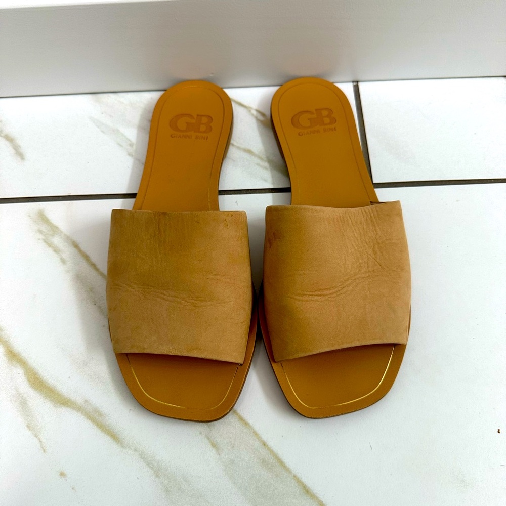 Gianni Bini Nude Sandals - Women's Size 7.5